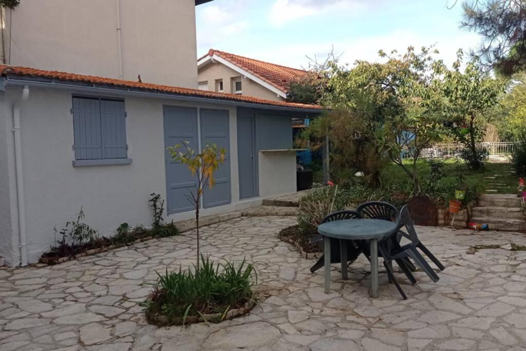 Appart Independant, 1 Lit Deux Personnes Et 1 Appoint Piscine Jardin Direct Gare Aeroport Et Jardin Тулуза Екстер'єр фото